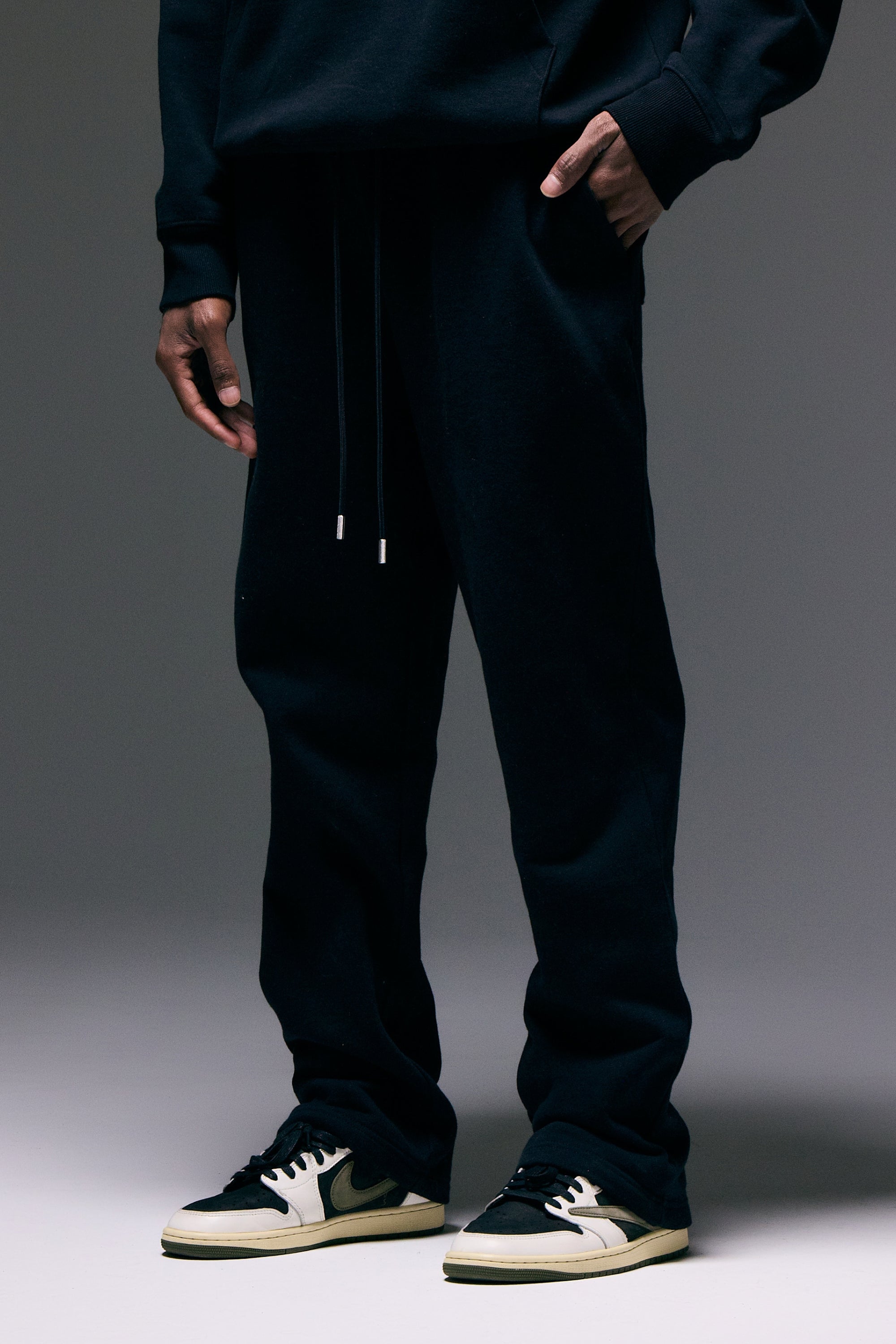 Fate Heavyweight Fleece Straight Leg Sweatpants - Black